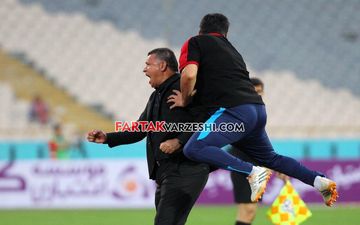  حاشیه دیدار پرسپولیس - سایپا| تشویق علی دایی مقابل چشمان برانکو بعد از سکوتِ ورزشگاه آزادی