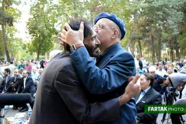 مراسم رونمایی از تندیس میرزا رضا کلهر
