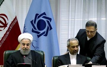 دست اندازی دولت یازدهم به منابع بانک مرکزی/ افزایش‌ بیش از ٢٠ درصدی استقراض در سه سال گذشته