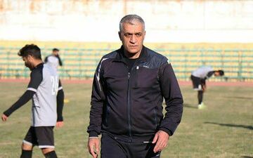 طلایی منش : برای شرافت فوتبال متاسفیم / داور دیدار برابر مس‌نوین کرمان وجدان نداشت 