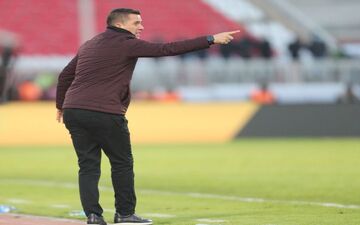 خط قرمز سرخ‌ها شکسته شد؛ واکنش تند سرمربی  پرسپولیس