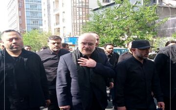 قالیباف سیاهپوش شد
