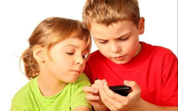 آیا تلفن هوشمند موجب افزایش هوش کودکان می شود؟