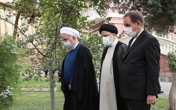 رییسی در پاستور مستقر شد
