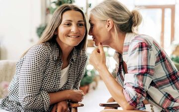 میانگین زمان رازداری زنان: تنها ۳۴ ساعت!| زنان هر ۴۱ دقیقه یک شایعه منتشر می‌کنند