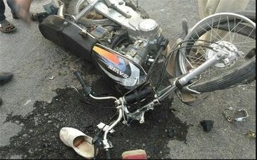 کودک ۵ ساله تنها بازمانده تصادف مرگبار پژو پارس و موتورسیکلت در یزد