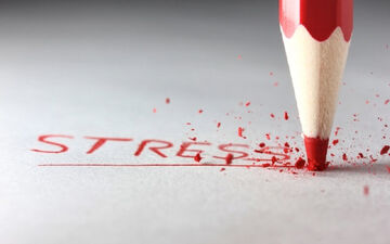 ۷ روش موثر را در خانه برای رفع علائم اضطراب امتحان کنید