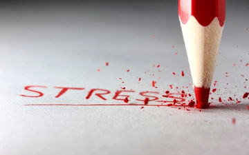 ۷ روش موثر را در خانه برای رفع علائم اضطراب امتحان کنید