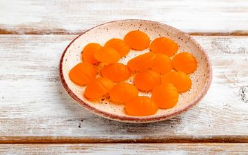 طرز تهیه آبنبات پرتقال و لیمو بازاری در خانه؛ ساده و خوشمزه