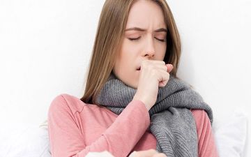  خداحافظ سرفه! با این روش‌های طبیعی سرفه خود را در خانه درمان کنید!