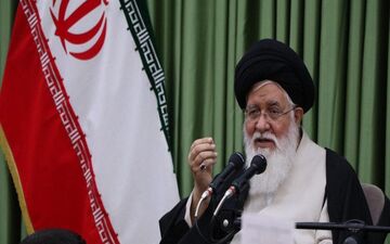 زیارت چسبیدن به ضریح نیست/ بی توجهی به عوامل شیوع بیماری حق الناس است