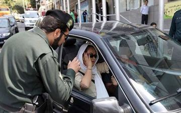 انتخاب پوشش زنان باید به خود آنها واگذار شود