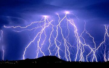  در ۳۳ روز گذشته صاعقه جان ۹ نفر را گرفت