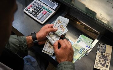 پیش‌بینی قیمت دلار در هفته دوم شهریور: آیا به ۲۰۶ هزار تومان می‌رسد؟