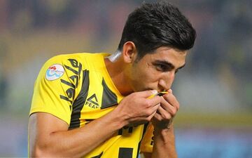 یک جوان گمنام علیه پرسپولیس