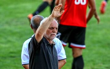 خوردبین: صدرنشینی پرسپولیس جای بحث ندارد، بعضی شوخی می‌کنند/ برخی دست به هر کاری می‌زنند تا ما نتیجه نگیریم