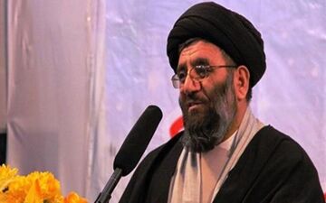 لزوم کمک همه جانبه دولت و مجموعه‌های مردمی به مردم سیل زده سیستان و بلوچستان
