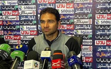 صادقی: هر کسی به ورزشگاه بیاید از دیدن بازی ذوب‌آهن - تراکتور لذت می‌برد