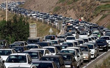 تردد در چالوس یکطرفه شد / ترافیک در بخش هایی از هراز و چالوس