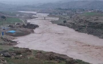 ۵۸۵ نفر از سیلاب دزفول آسیب دیدند