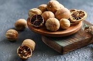 طرز تهیه لیمو عمانی خانگی؛ چاشنی اصیل ایرانی