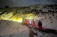 امدادگران هلال‌احمر ۹ نفر را از برف طالقان نجات دادند