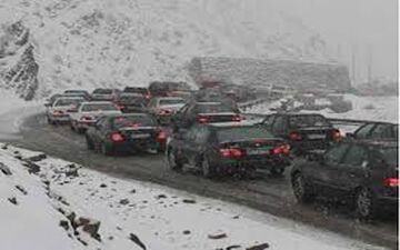  بارش برف و باران در محورهای 8 استان