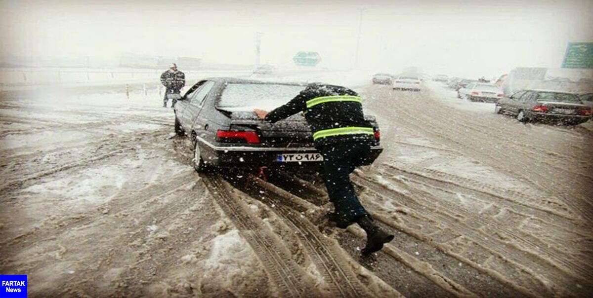 محور تکاب به ایرانخواه همچنان مسدود است