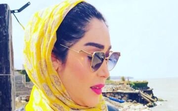تعطیلات «سارا منجزی پور» در کنار دریا