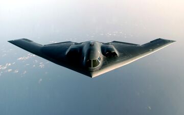 بمب افکن B-2 Spirit چه قابلیت هایی دارد؟ بال پرنده ۲ میلیارد دلاری و گران‌ترین هواپیمای نظامی جهان
