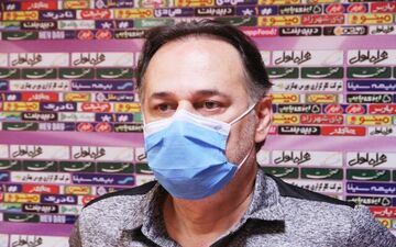 نامجومطلق: تیمی که از داوری بیش‌ترین ضرر را خورده است، استقلال بوده است/ امیدوارم بازی در نود دقیقه به پایان برسد
