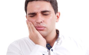 انواع ترک خوردگی دندان و راههای درمان آن