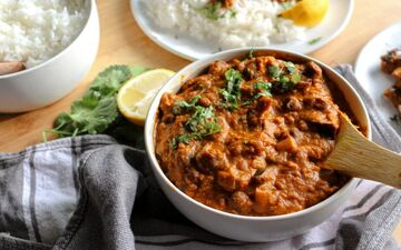 ترکیبی بی‌نظیر از بادمجان و عدس: غذایی مقوی و لذیذ برای هر سلیقه‌ای + آموزش تهیه