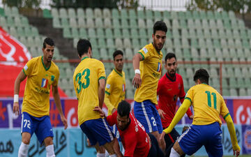 نفت و پرسپولیس بی‌کیفیت بودند / منصوریان به خوبی حواشی را کنترل می‌کند