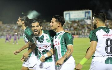 جشن قهرمانی خیبر در خانه؛جای مهمان و میزبان عوض شد!/ استقلال به هر دری زد، فدراسیون  قبول نکرد ..