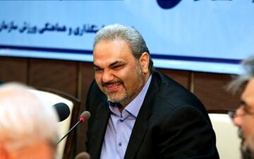  جارو به دست شدن "خیابانی" در خیابان‌های تبریز + تصاویر