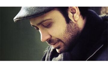 سلبریتی مشهور ایرانی درحال سیگار کشیدن در خیابان های پاریس + عکس