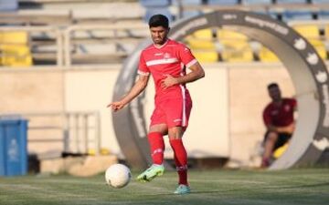 اسماعیلی‌فر، بی جانشین در دفاع راست پرسپولیس