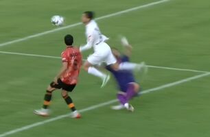 اعتراض پرسپولیسی‌ها به تصمیم داور در جریان بازی + ویدئو