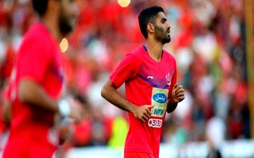 محمد انصاری برای جلسه با ایرج عرب به باشگاه پرسپولیس رفت