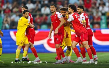 پرسپولیس با وجود شکست در صدر جدول لیگ برتر باقی ماند
