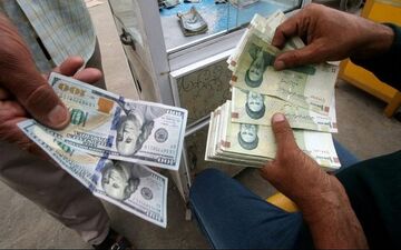 قیمت دلار ۲۲ دی ماه۱۴۰۰