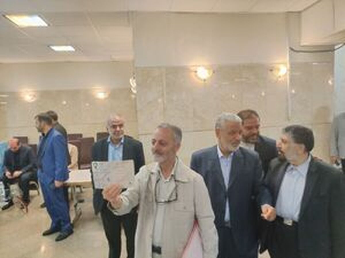 زریبافان در انتخابات ریاست جمهوری ثبت نام کرد

