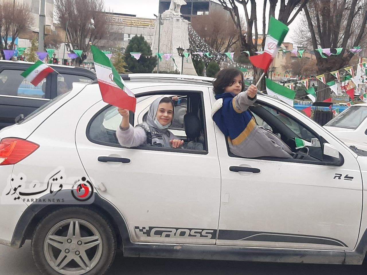 گزارش تصویری/ حضوری پر اقتدار از مردم کرمانشاه در راهپیمایی۲۲ بهمن