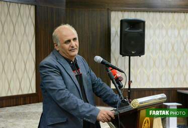  نشست هم‌اندیشی تورلیدرها برای جذب گردشگر  در سالن آناهیتا هتل پارسیان کرمانشاه 