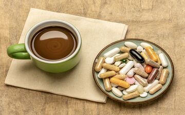 مصرف این داروها قبل و بعد از نوشیدن قهوه توصیه نمی‌شود