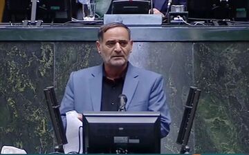  درخواست عجیب یک نماینده اصولگرای مجلس از دولت؛ دیگر سکه ضرب نکنید و سکه‌های موجود را هم از دست مردم جمع کنید 