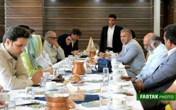 برگزاری نشست هم‌اندیشی بوم‌گردان و اعضای شورای ثبت جهانی اورمانات در هتل پارسیان