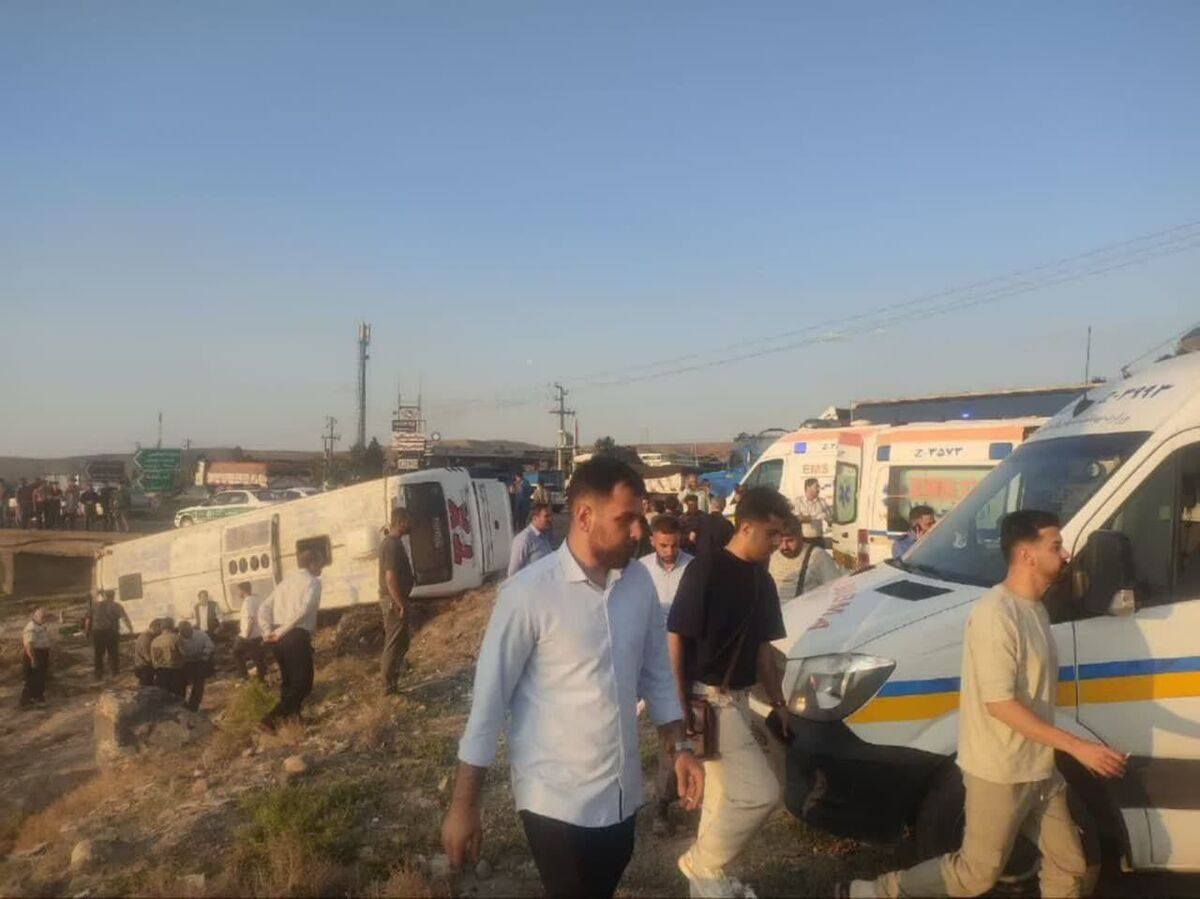 واژگونی اتوبوس در محور آذرشهر - ایلخچی: ۱۸ مصدوم و حال وخیم ۲ نفر