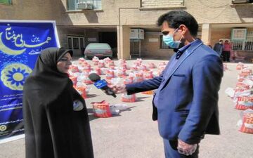 توزیع دو هزار و 500 بسته مواد غذایی در اجرای طرح پویش همدلی مومنانه بین مددجویان بهزیستی ایلام